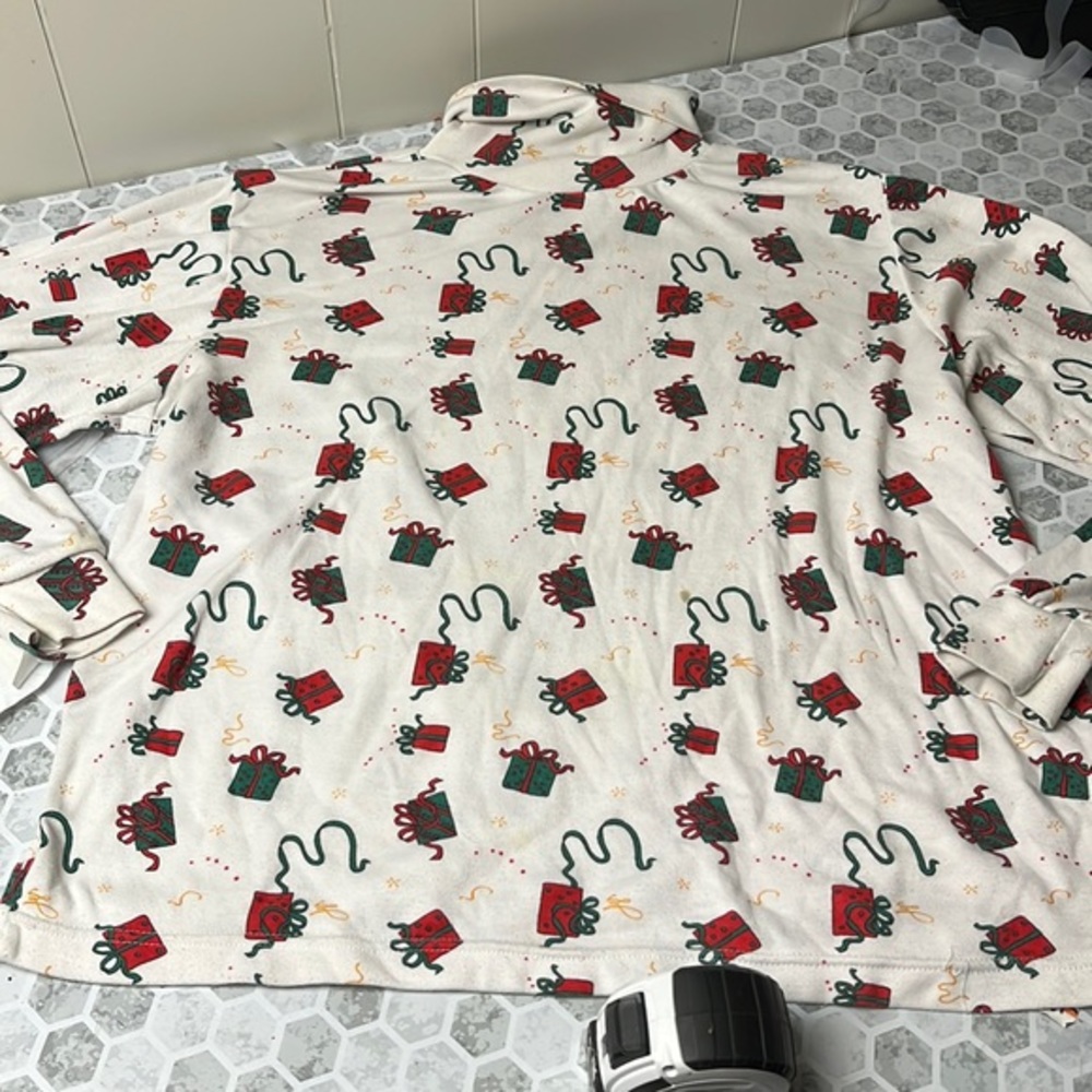 Vintage Headliners XL White Red Green Present Long Sleeve Turtle Neck T Shirt